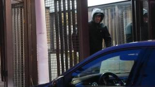 El exjefe militar de ETA Garikoitz Aspiazu Rubina, alias 'Txeroki', a su salida de la prisión de Martutene, a 9 de febrero de 2026