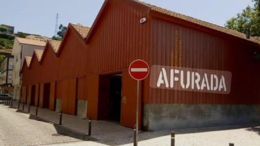 Cinco edificios de fachada de madera, rehabilitados por el ayuntamiento, son la actual sede del centro interpretativo. La entrada a estos pequeños pabellones en los que antaño se almacenaba pescado es gratuita