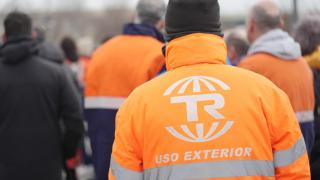 Un trabajador de Tubos Reunidos frente a la sede del Gobierno vasco, a 13 de febrero de 2026