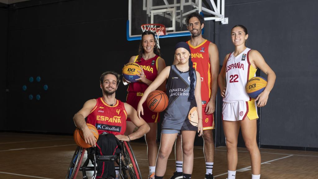 Javier Beirán, Dani Stix, Juana Camilión y Gracia Alonso se unen a Elena, paciente de cáncer, para luchar contra el cáncer infantil