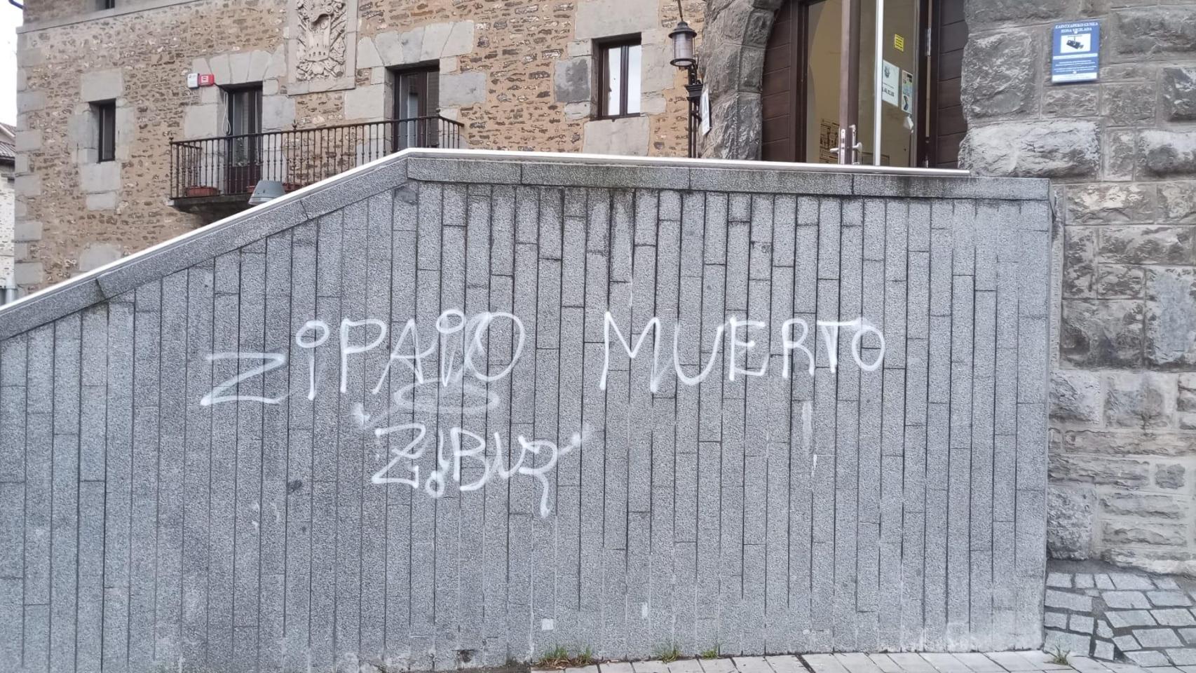 ESAN denuncia nuevas pintadas en Amurrio en las que se desean la muerte a los ertzainas