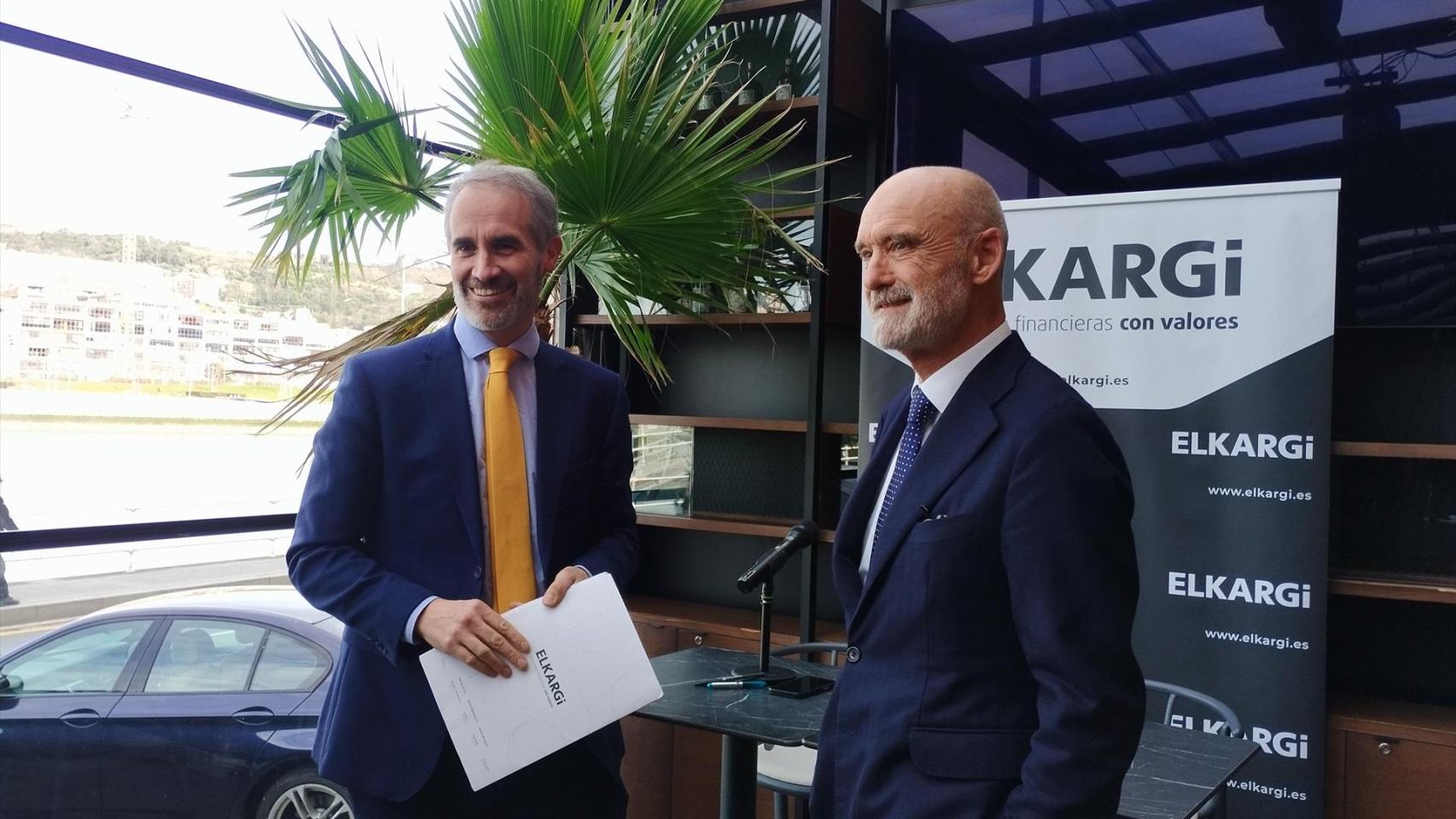 El director general de Elkargi, Zenón Vázquez y el presidente, Lander Artetxe.