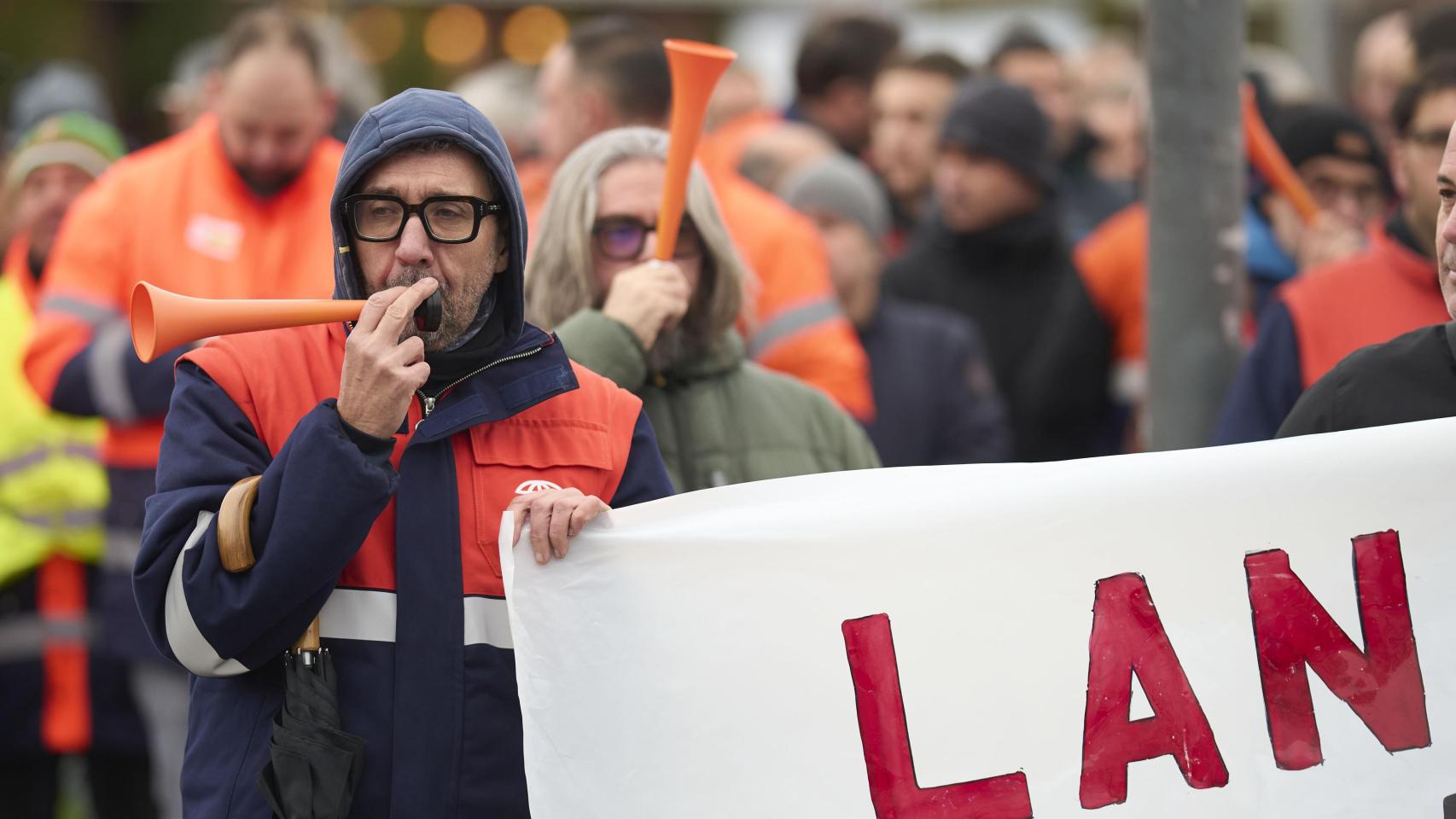 Trabajador de Tubos Reunidos en una concentración