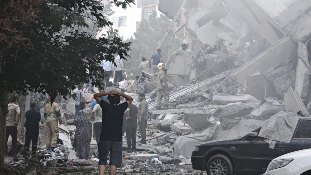 Israel bombardea Irán.