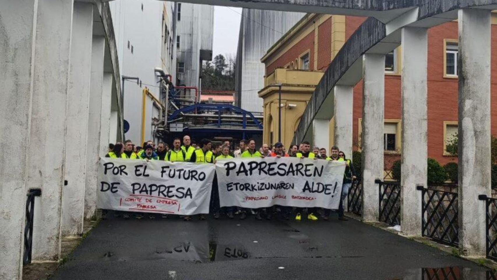 La plantilla de Papresa, durante un paro.