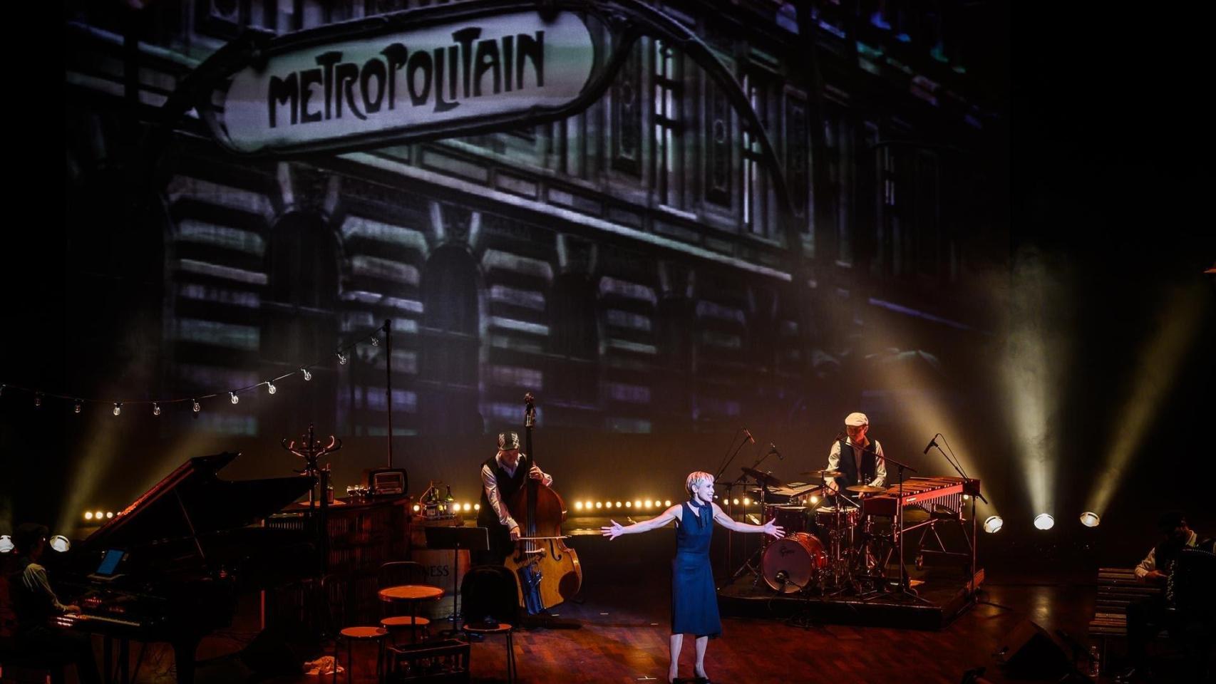 Fotograma del espectáculo 'PIAF! The Show'