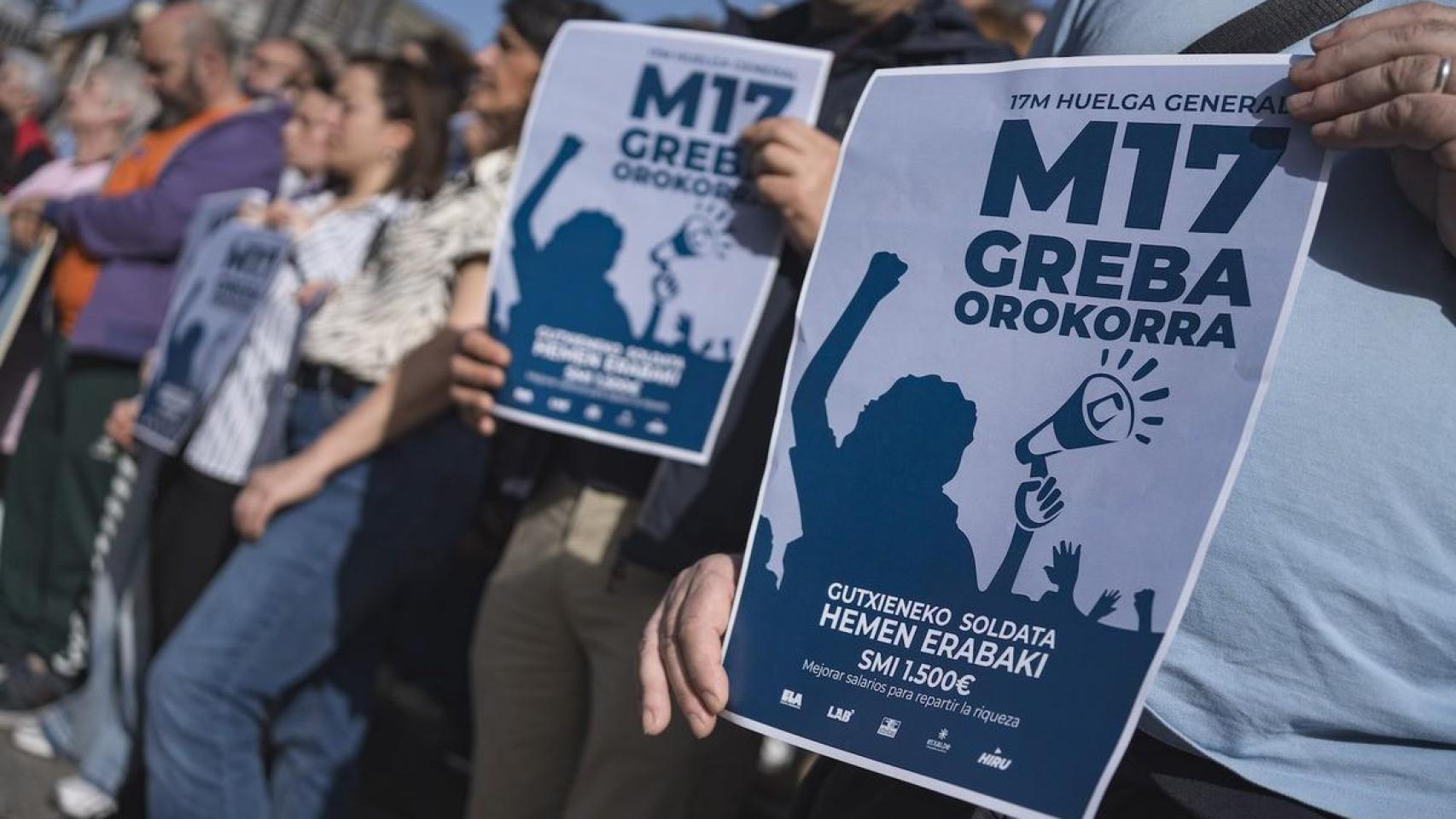 Carteles a favor de la huelga general del 17 de marzo