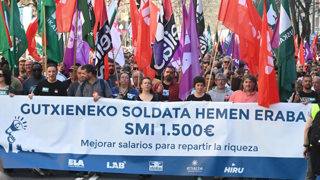 Manifestación en Bilbao por la huelga del 17 de marzo, con Mitxel Lakuntza e Igor Arroyo / E Press