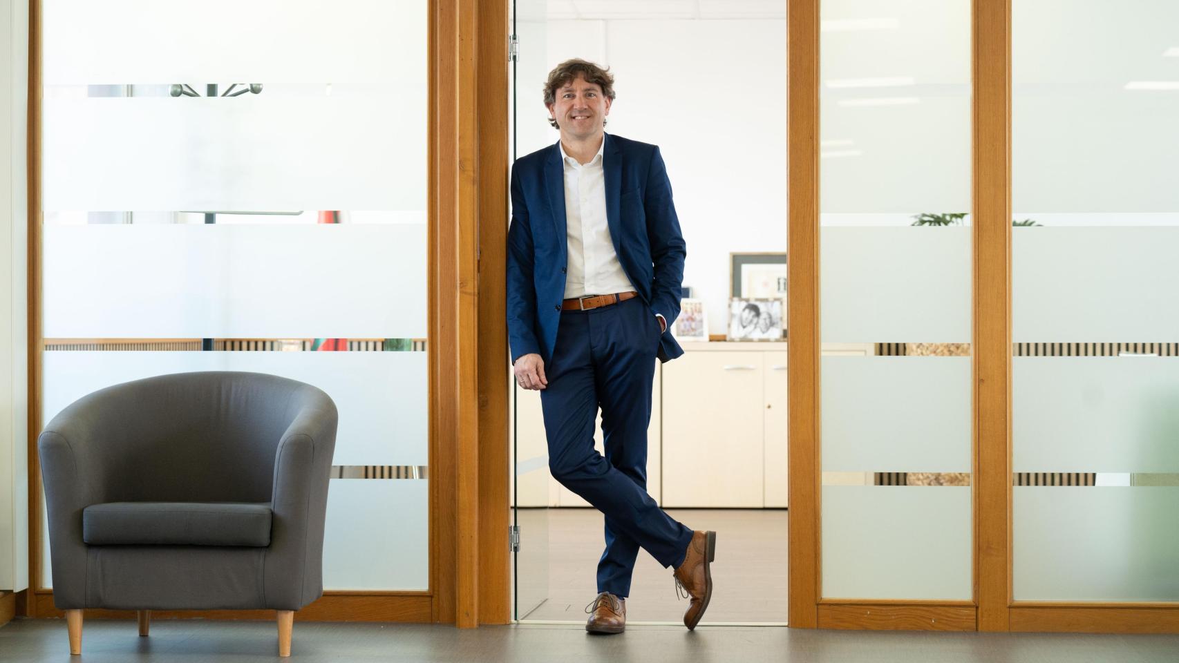 El líder del PSE, Eneko Andueza, en la entrevista con Crónica Vasca.