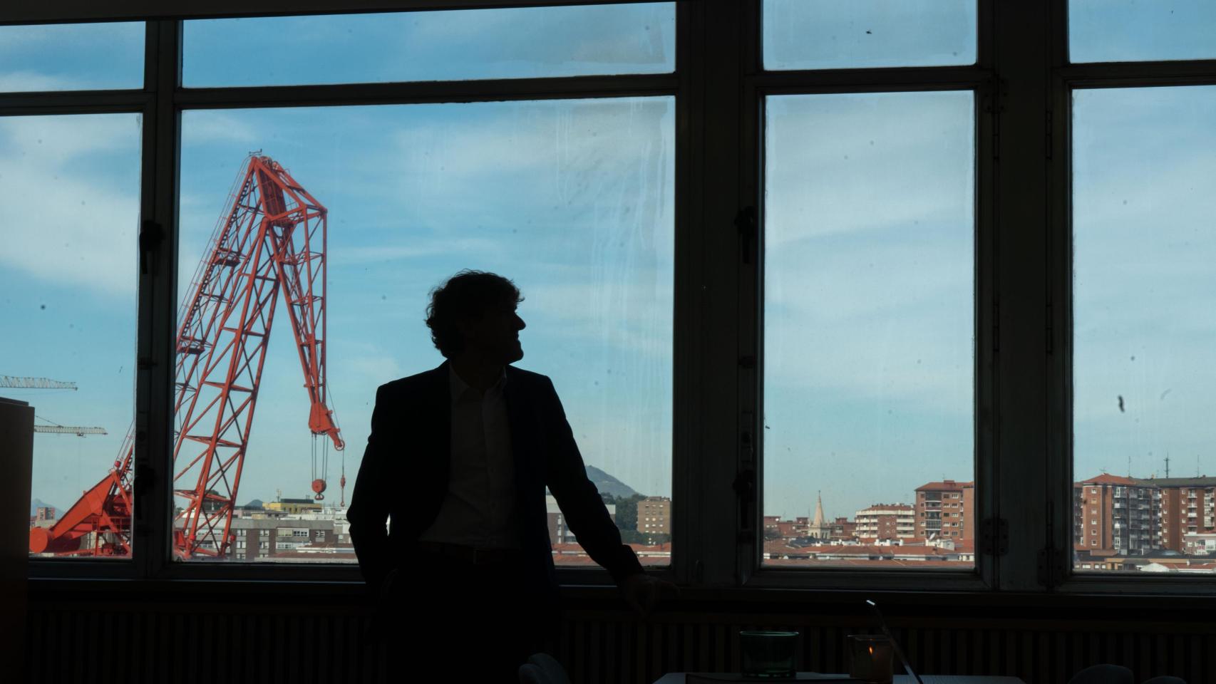 El líder del PSE, Eneko Andueza, en la entrevista con Crónica Vasca.