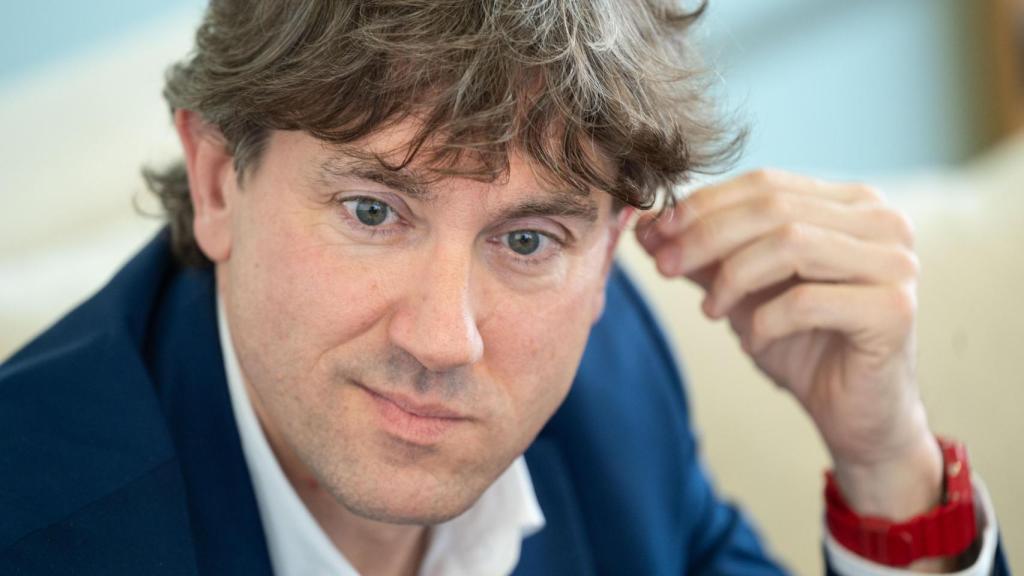 El líder del PSE, Eneko Andueza, en su entrevista con Crónica Vasca.