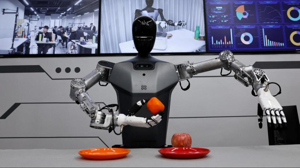 Imagen de archivo de robot humanoide.