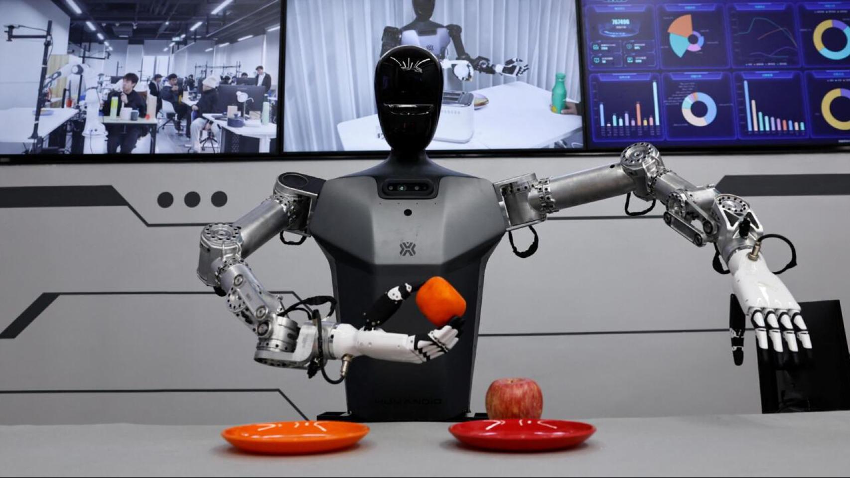 Imagen de archivo de robot humanoide.