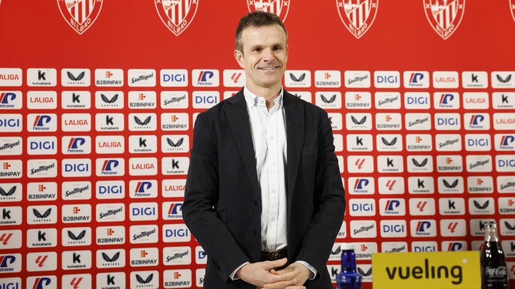 El presidente del Athletic Club de Bilbao, Jon Uriarte, ha ofrcio este martes una rueda de prensa para informar sobre el acoso y las amenazas en su domicilio que ha denunciado y sobre el anuncio de Ernesto Valverde de que dejará de ser el entrenador del equipo al finalizar la presente temporada