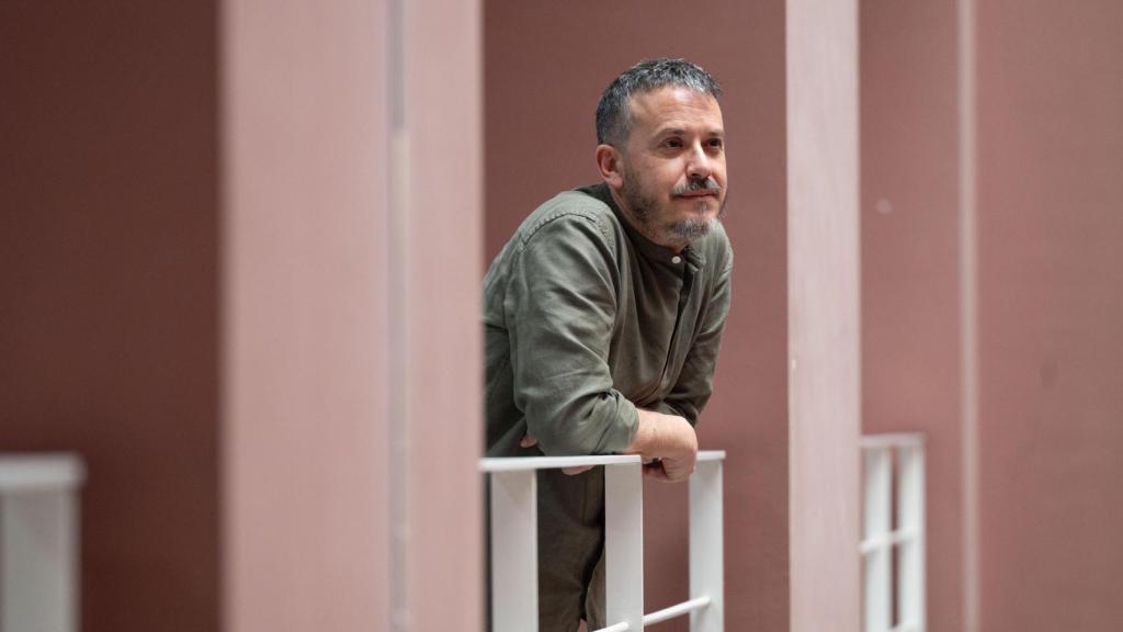 Santi Martínez, secretario general de CCOO Euskadi, posa en la sede del sindicato / David De Haro Araba Press