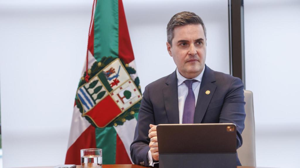 El consejero de Industria, Transición Energética y Sostenibilidad, Mikel Jauregi, en su entrevista a Crónica Vasca