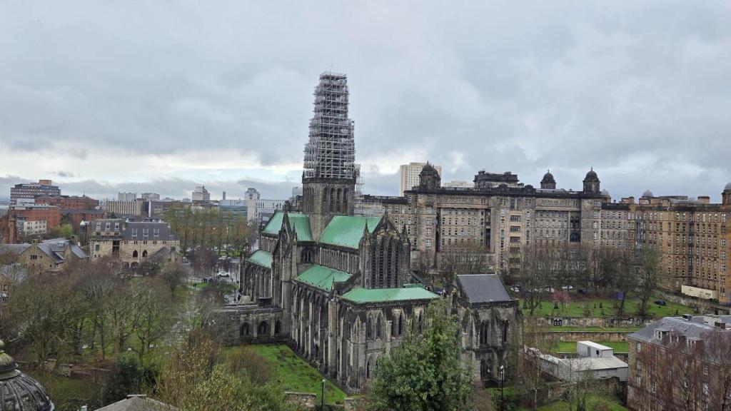 Si Ashton Lane es uno de los exteriores más fotografiados, la catedral es el edificio histórico al que más veces enfocan las cámaras