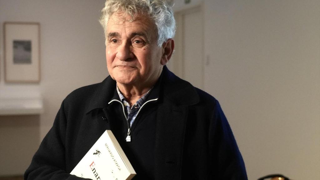 Bernardo Atxaga en la presentación de su último libro, 'Enarak'
