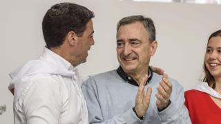 El lehendakari, Imanol Pradales, y el presidente del PNV, Aitor Esteban, en la celebración del Aberri Eguna