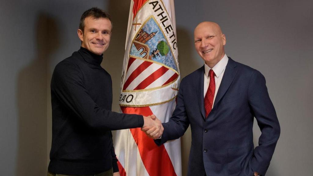 El presidente del Athletic, Jon Uriarte, y el dirigente de S3Global, Laurence Leydier.