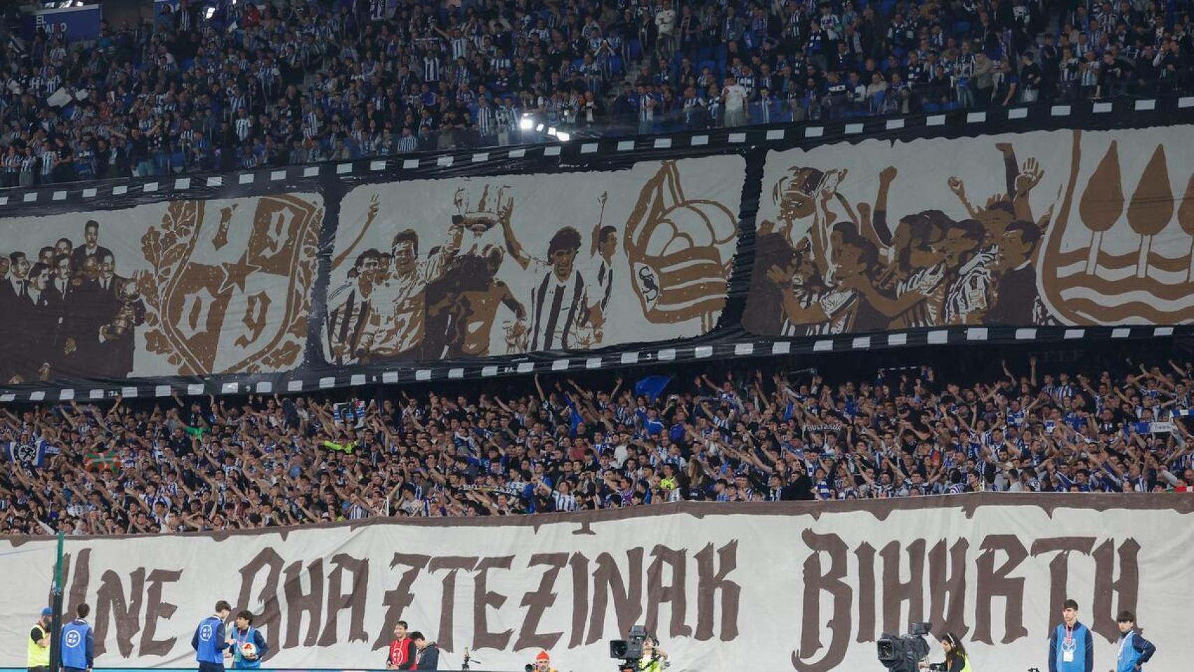 Mosaico que lució la Real Sociedad en la semifinal de la Copa del Rey ante el Athletic Club.