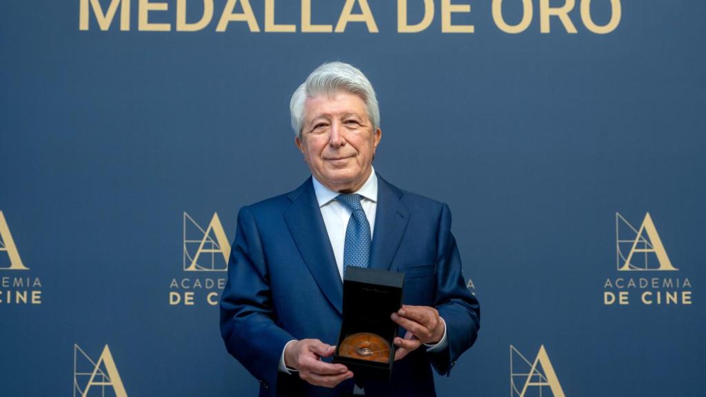 Cerezo, tras recibir la Medalla de Oro de la Academia del Cine