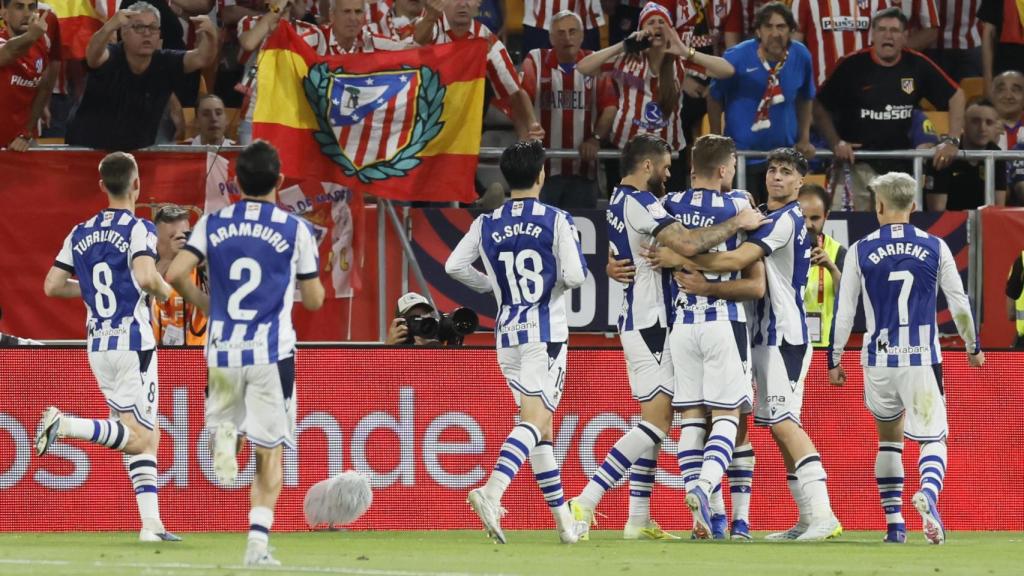 La Real Sociedad festeja un gol en la final de la Copa del Rey.