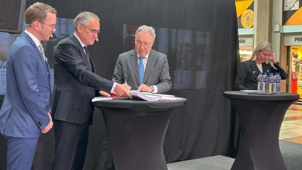 Firma del nuevo contrato de Talgo
