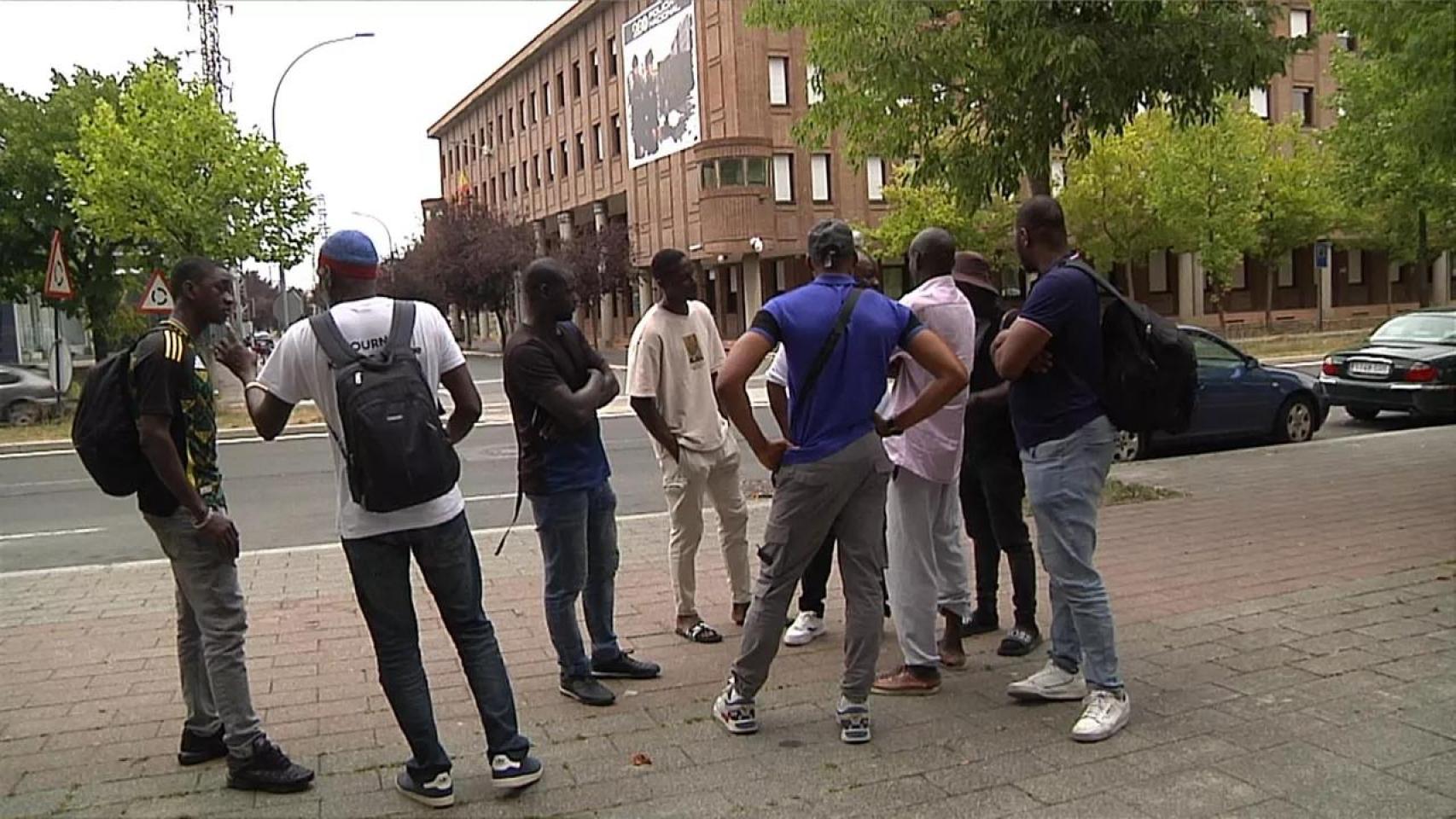 Migrantes de Mali que vive en las calles de Vitoria mientras piden asilo.