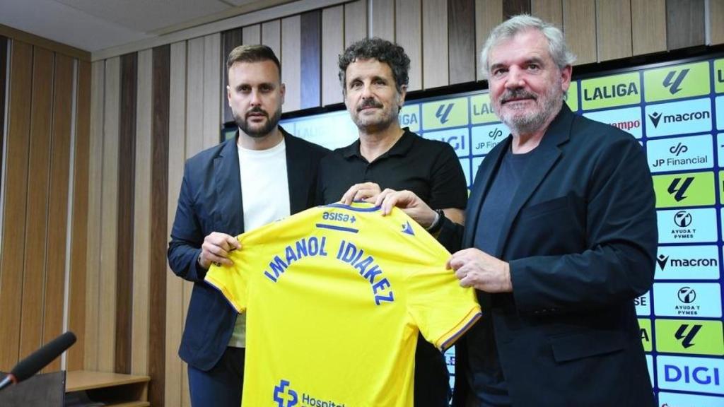 Imanol Idiakez, durante su presentación con el Cádiz CF.