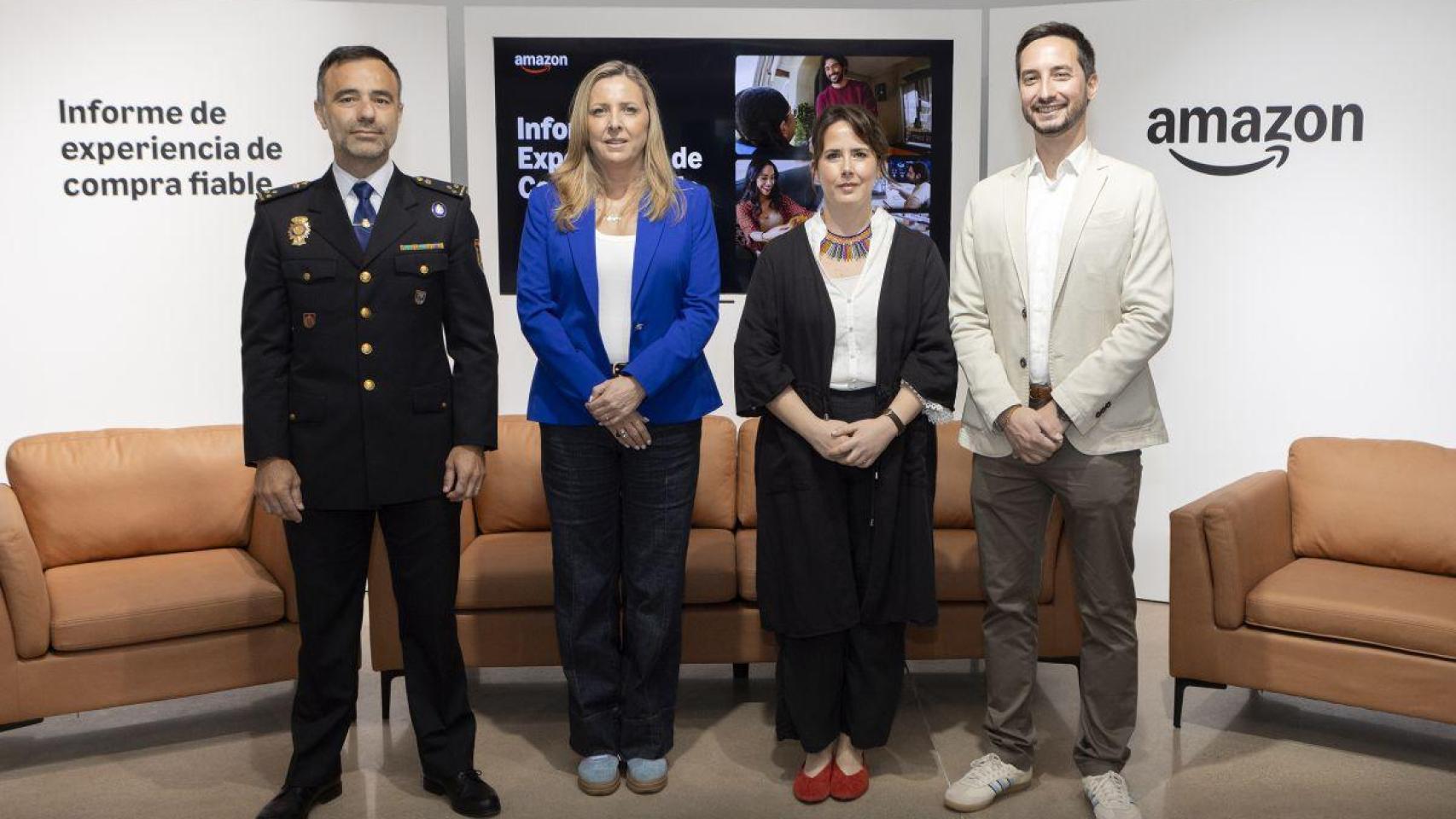 Inspector Antonino Juan Flores Rodríguez, Patricia Suárez Ramírez (ASUFIN), Cristina Cartes (Amazon) y Michele de Maglie (Amazon)