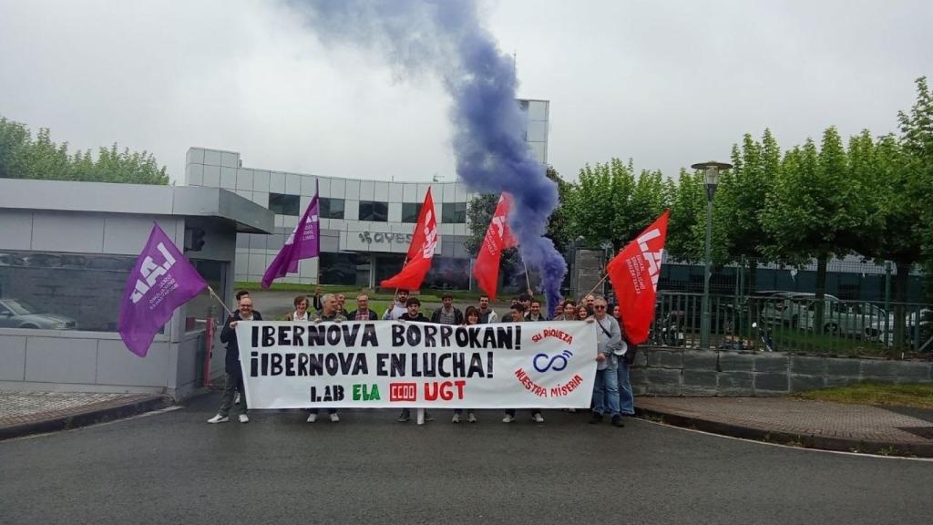 Concentración de trabajadores de Ibernova.