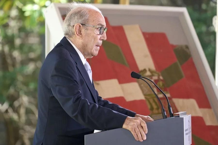 El lehendakari Carlos Garaikoetxea durante un homenaje del Gobierno vasco en una imagen de archivo