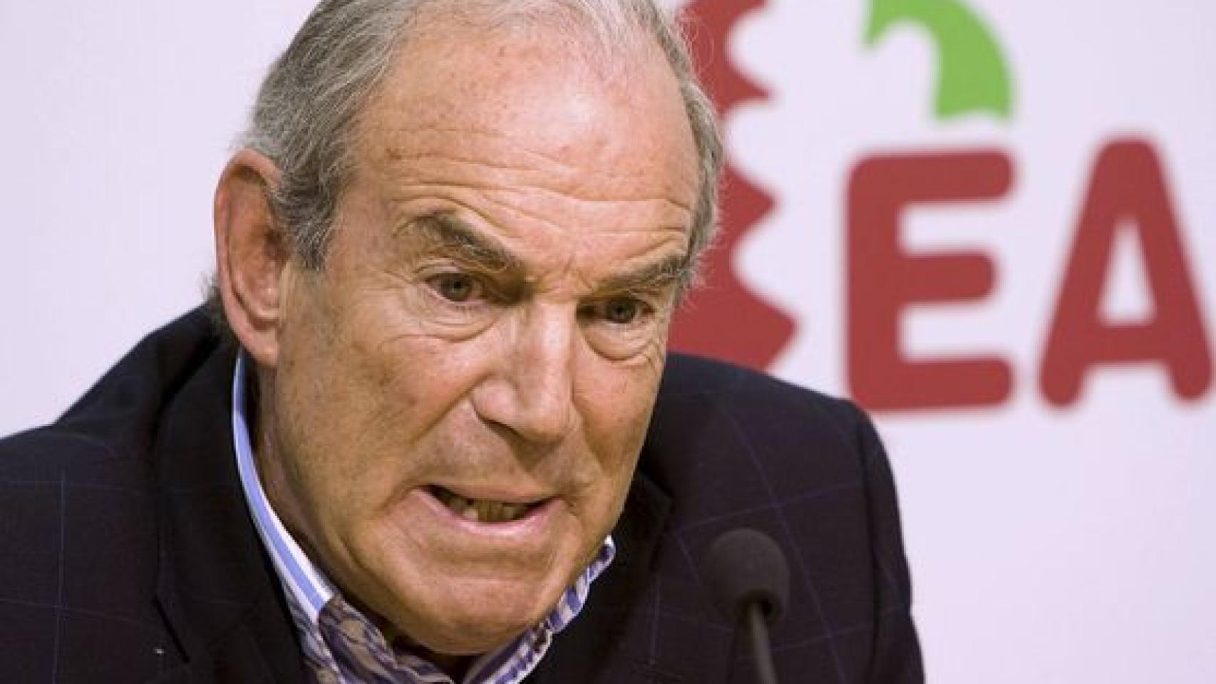 Carlos Garaikoetxea, fue el fundador de EA, formación socialdemócrata que se escindió del PNV en 1986 y que acabó integrándose en el EH Bildu. 