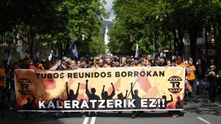 Trabajadores de Tubos Reunidos en una concentración