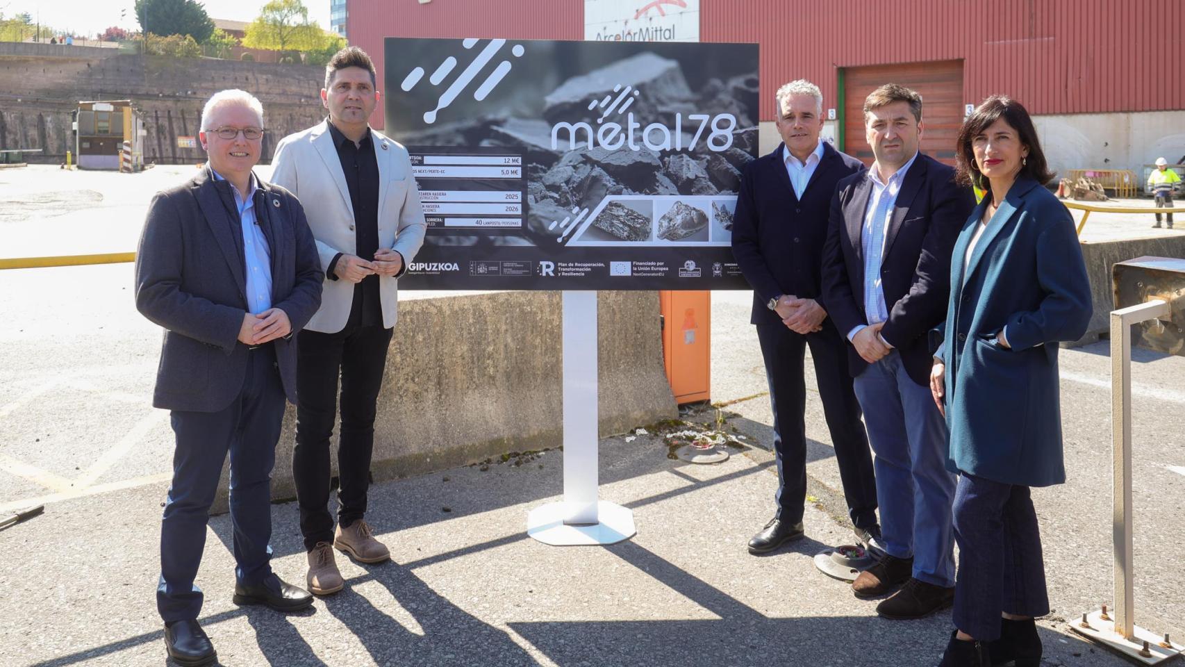 José Ignacio Asensio,  Mikel Serrano, José Manuel Muriel, Josu Bilbao y  Noemí López, durante la presentación del proyecto.