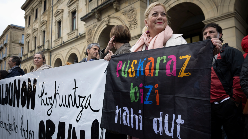 Concentración en defensa del euskera en San Sebastián 