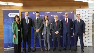 Encuentro ‘Empresas vascas en transformación: cómo afrontar el nuevo ciclo económico’, organizado por la Universidad de Deusto en Euskadi y BBVA