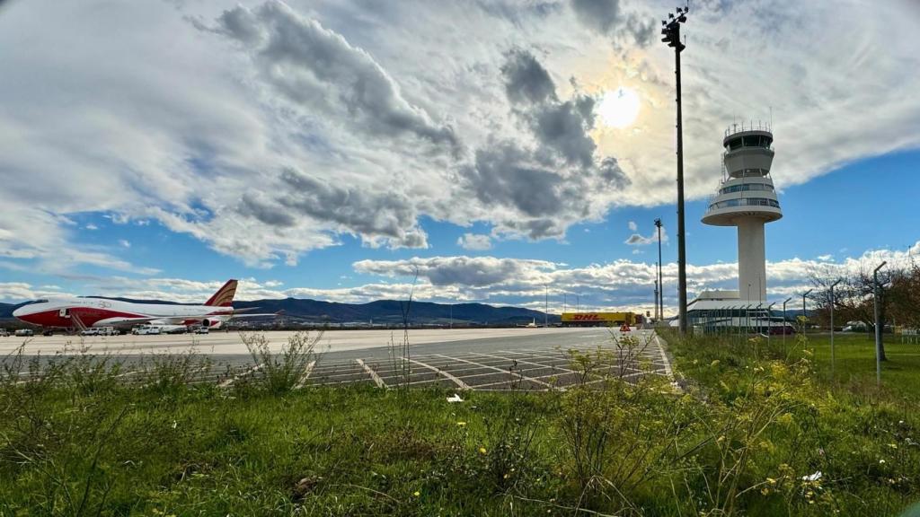 Terrenos del Aeropuerto de Foronda en Vitoria / X