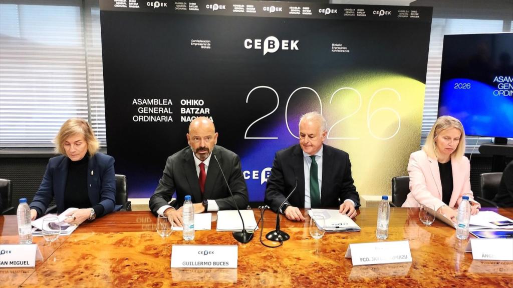 De izquierda a derecha, Begoña San Miguel, Guillermo Buces, Francisco Javier Azpiazu y Ángela Fernández, de Cebek