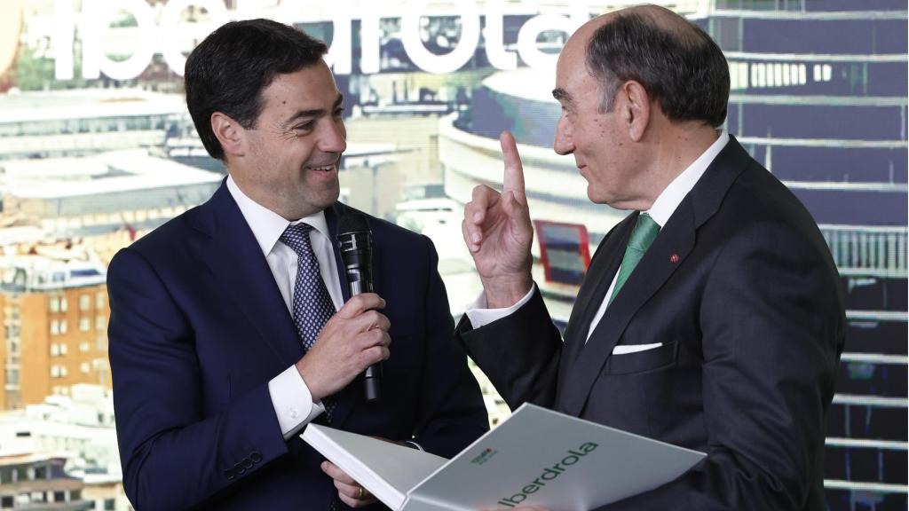 El lehendakari, Imanol Pradales, y el presidente de Iberdrola, Ignacio Sánchez Galán 