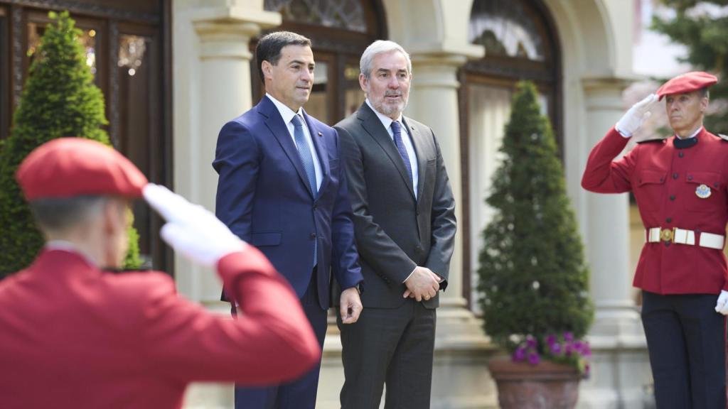 El lehendakari, Imanol Pradales, y el presidente de Canarias, Fernando Clavijo, a 20 de mayo de 2026