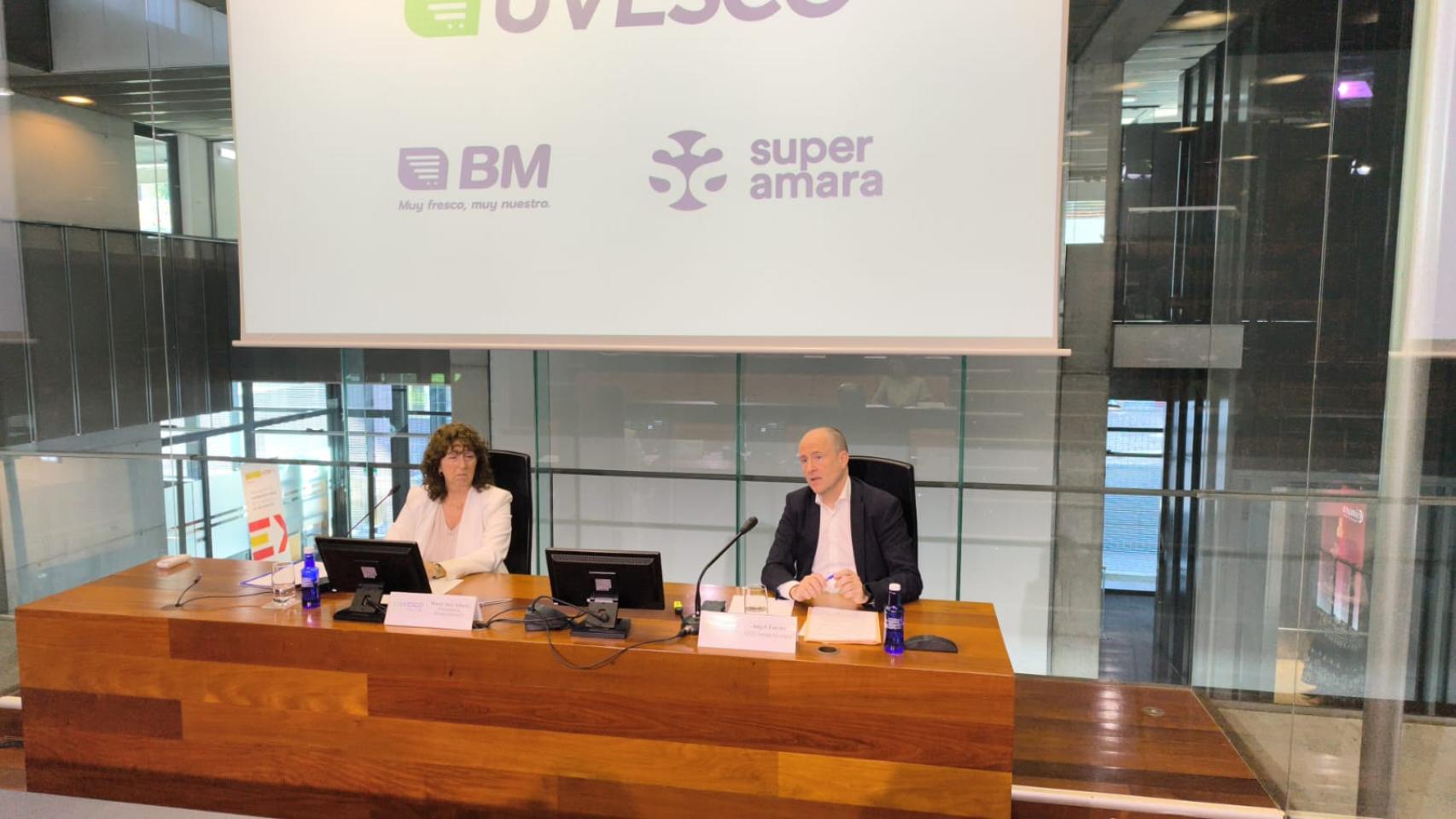 La presidenta de Uvesco, María José Aduriz, y el CEO, Ángel Jareño.