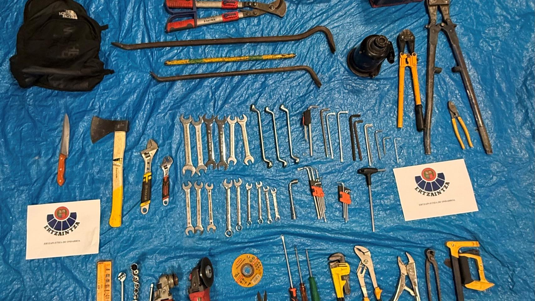 Herramientas sustraídas a los detenidos