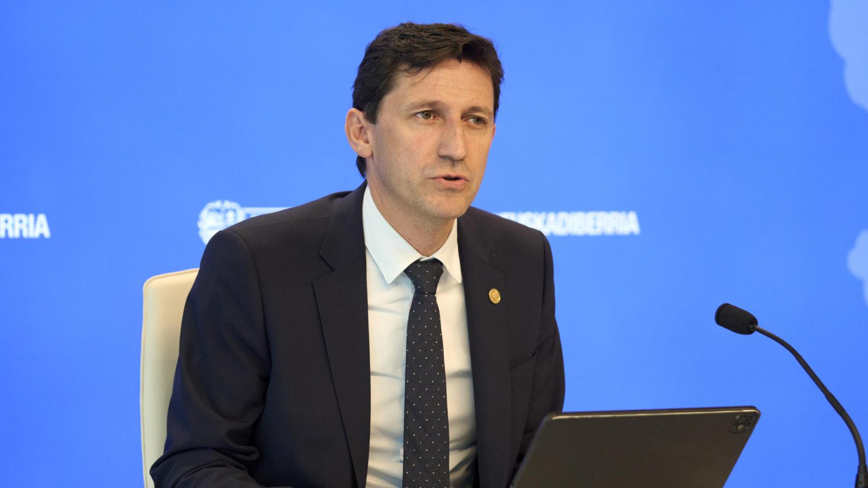 El consejero de Hacienda y Finanzas, Noël d’Anjou