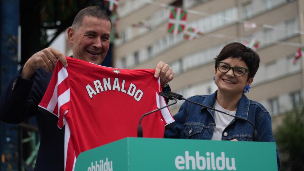 Otegi con la camiseta del Athletic en Bilbao.