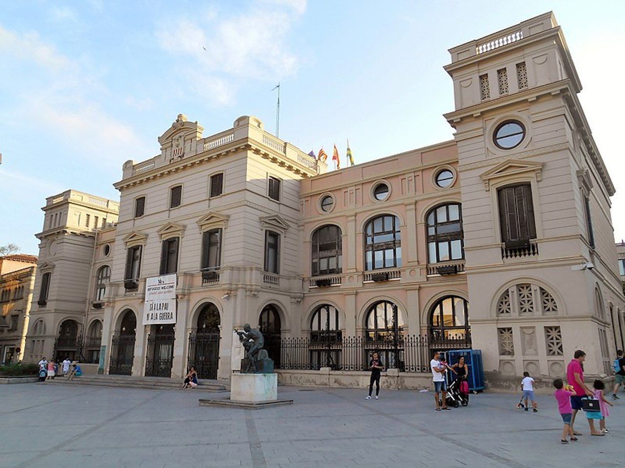 Fachada del Ayuntamiento de Sabadell / WIKIPEDIA