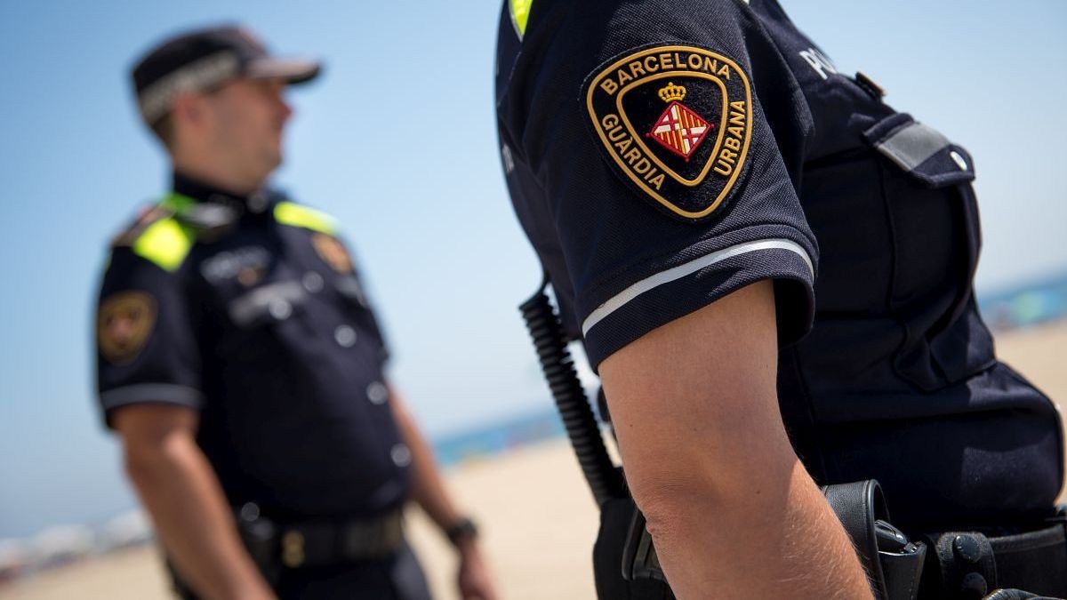 Agentes de la Guàrdia Urbana / GUÀRDIA URBANA