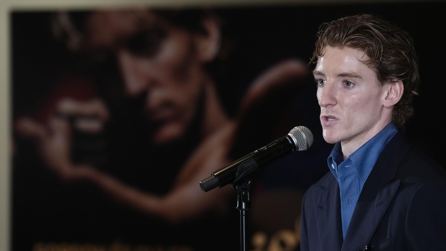 Anthony Gordon, en su presentación con el Barça