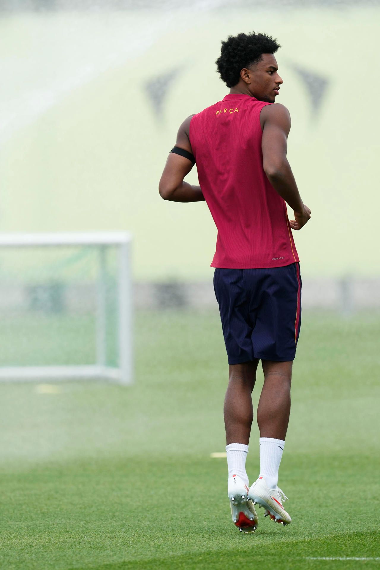Alejandro Balde se entrena con el grupo antes del Barça-Athletic